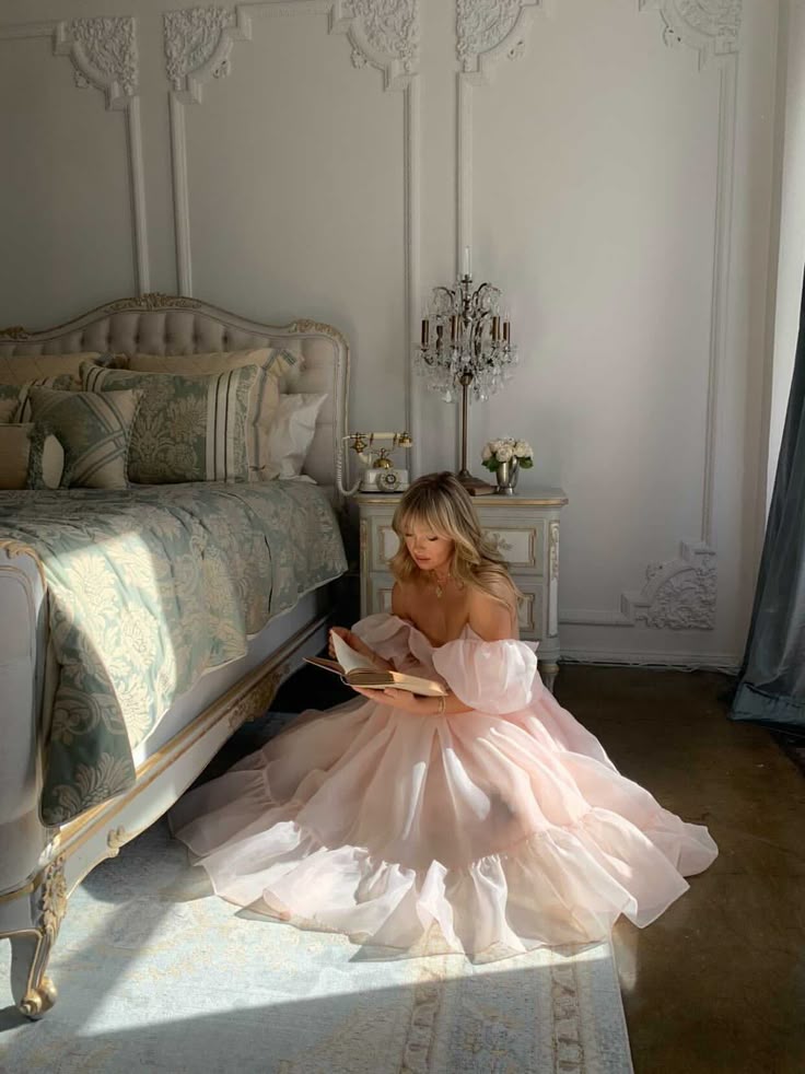 Pink Dresses: Softness, Femininity and Modern Elegance
