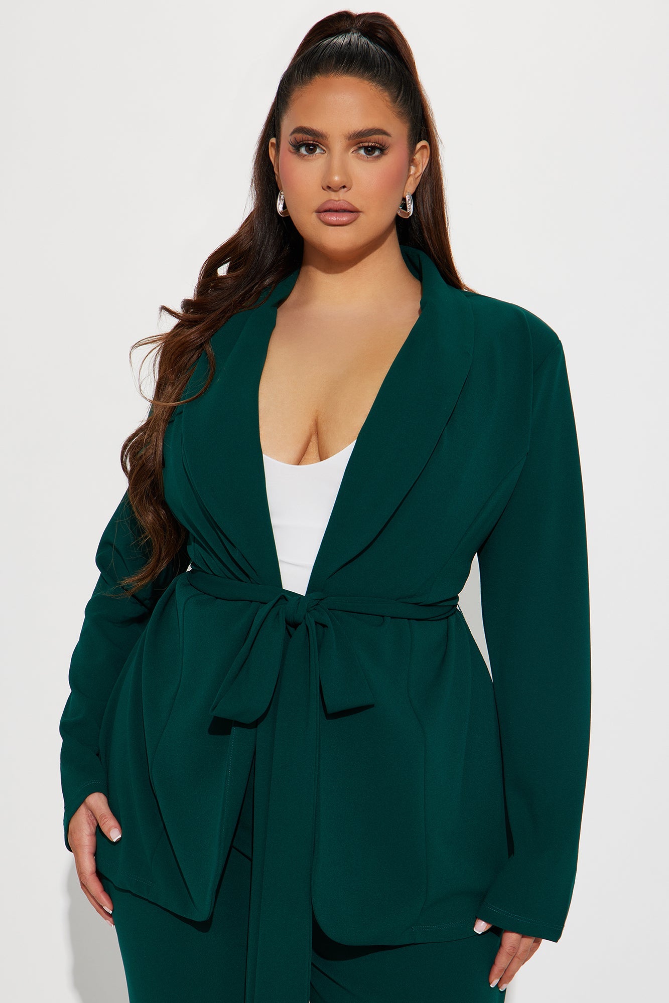 https://cdn.shopify.com/s/files/1/0293/9277/files/10-05-23Studio4_KJ_DB_12-27-30_13_CAST10097_Hunter_P_12661_PLUS_PXF.jpg?v=1697139990