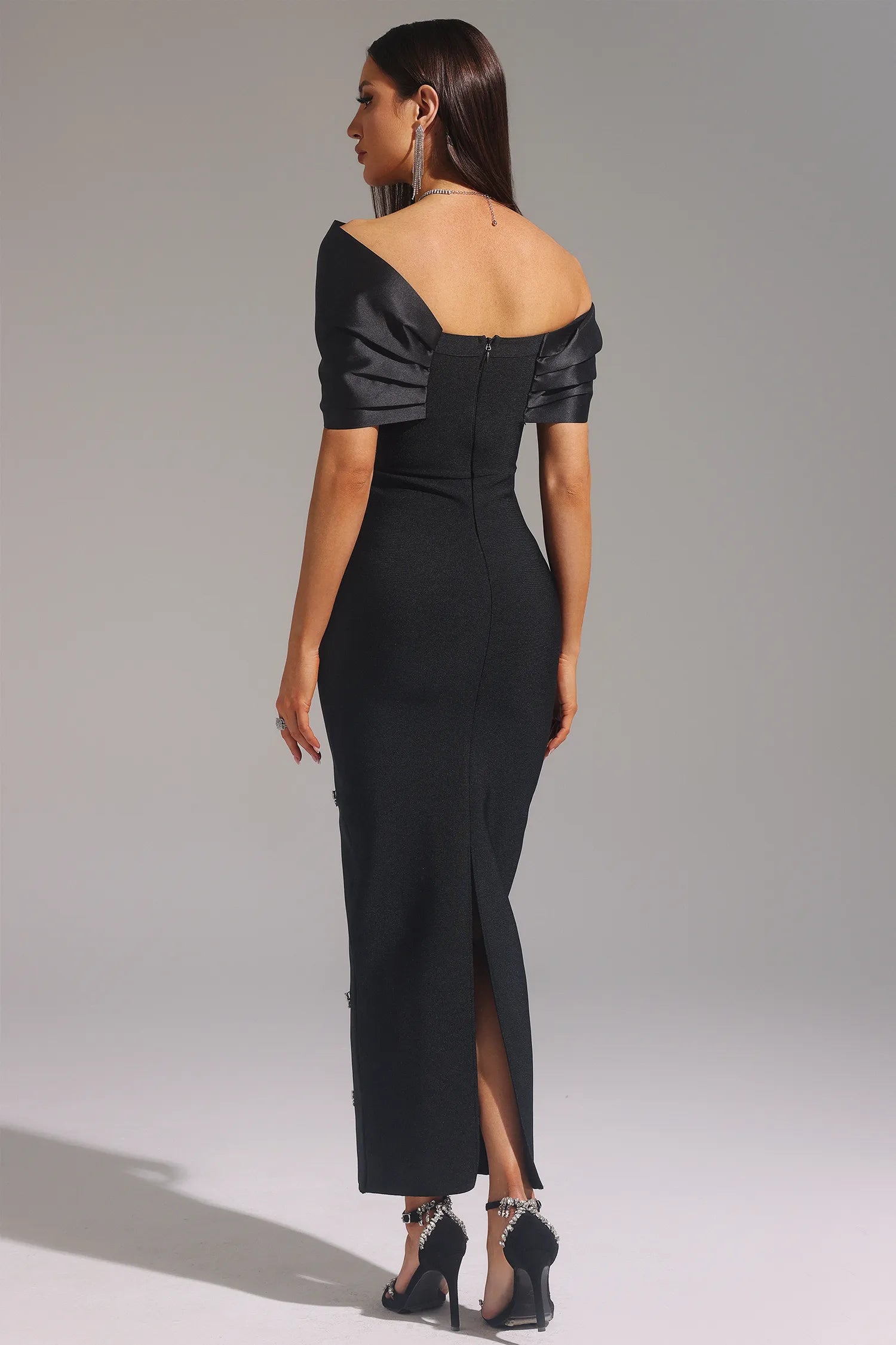 LLstyle Solid Color Knitted Teardrop Pendant Off Shoulder Black Dress