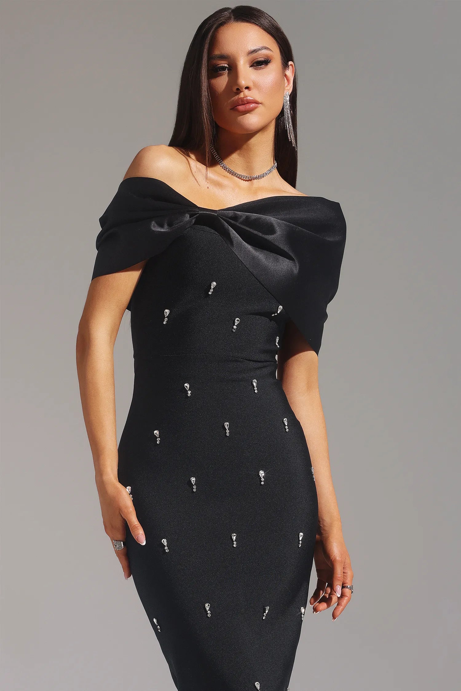 LLstyle Solid Color Knitted Teardrop Pendant Off Shoulder Black Dress