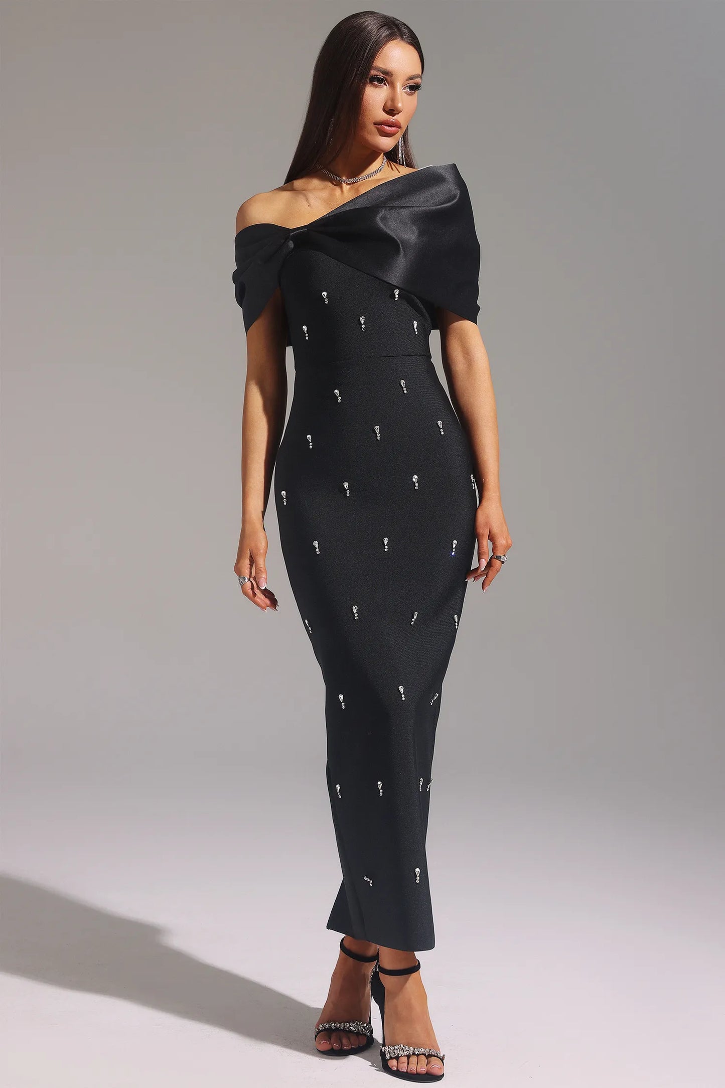 LLstyle Solid Color Knitted Teardrop Pendant Off Shoulder Black Dress