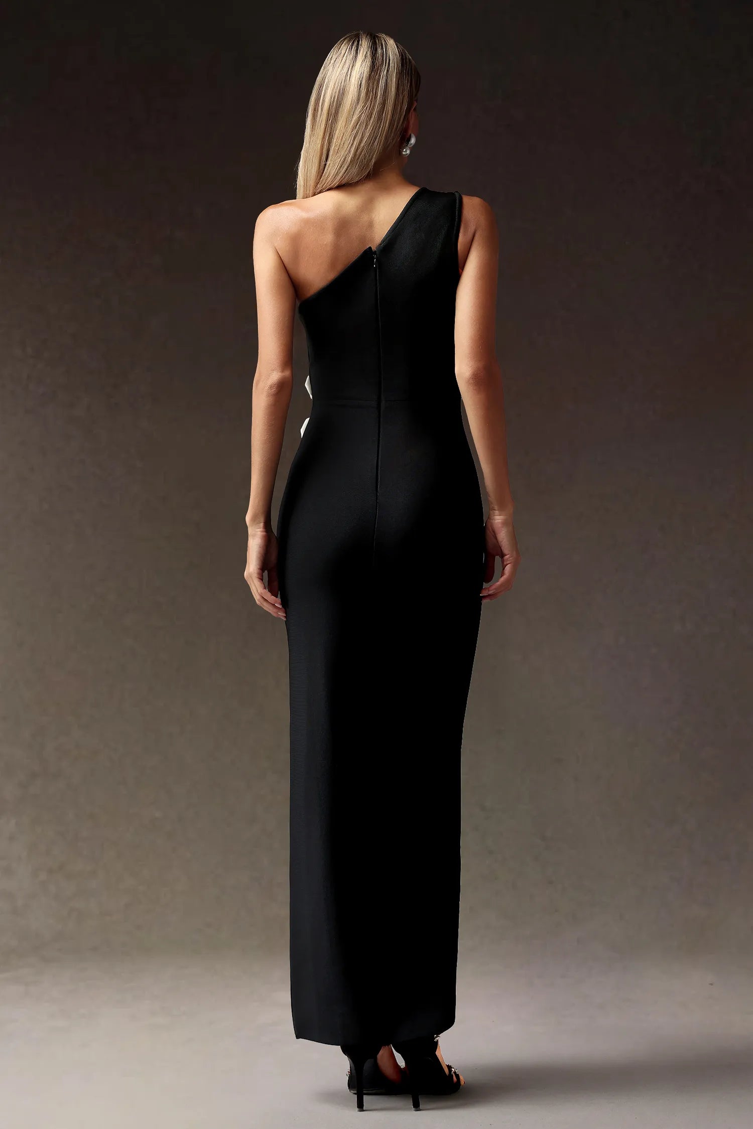 LLstyle One-Shoulder Floral Appliqué Gown